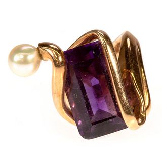 Amethyst, cultured pearl and 14k gold ring