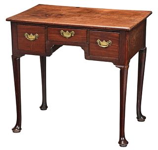 Queen Anne Figured Mahogany Dressing Table