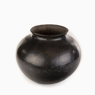An Ohkay Owingeh [San Juan] Blackware Storage Jar, ca. 1900