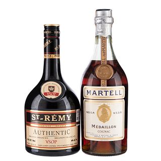 Cognac y Brandy. a) St. Rémy Authentic. V.S.O.P. b) Martell Médaillon. V.S.O.P. Total de piezas: 2.
