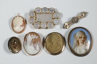 (7) VICTORIAN BROOCHES
