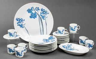 Richard Ginori Porcelain Service Tokay Pattern, 25