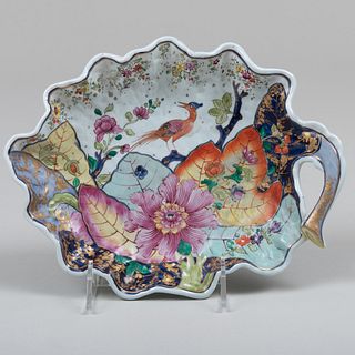 Chinese Export Porcelain Style Dish in the 'Tobacco Leaf' Pattern