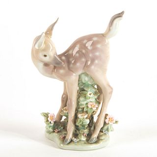 Hi There! 1005672 - Lladro Porcelain Figure