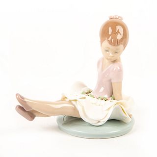 Rosy Posey 01006690 - Lladro Porcelain Figure