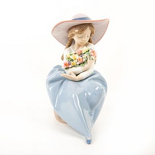 Fragrant Bouquet 01005862 - Lladro Porcelain Figure