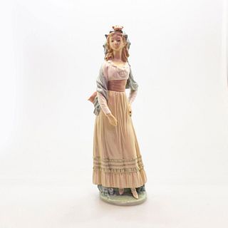 Dignified Woman - Lladro Porcelain Figure