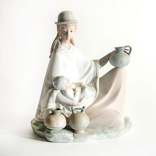 Peruvian Girl With Baby 1014822 - Lladro Porcelain Figure