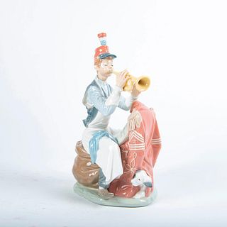 Practice Makes Perfect 01001408 - Lladro Porcelain Figure