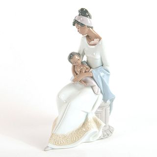 A Mother's Embrace 1006851 - Lladro Porcelain Figure