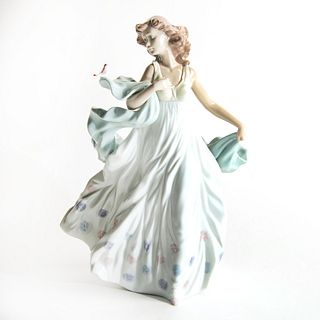 Summer Serenade 1006193 - Lladro Porcelain Figure