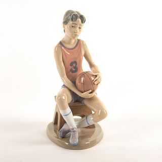 Basketball Player 1006091 - Lladro Porcelain Figure
