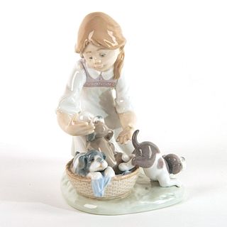 Joy in a Basket 1005595 - Lladro Porcelain Figure