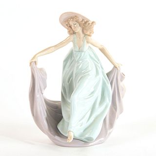 May Dance 1005662 - Lladro Porcelain Figure