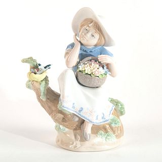 Nadal Porcelain Figurine, Springtime Dreaming 2541