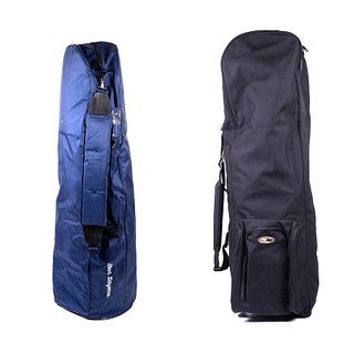 Lote de 2 bolsas de viaje para bastones de golf. SXX. Elaborado en nylon negro y azul. De la marca Bag Boy y Ben Sayers. Con tirantes.