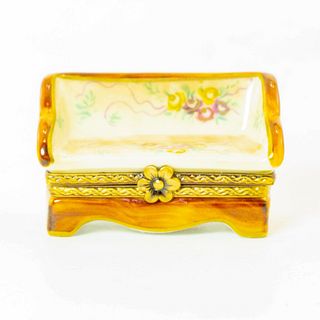 French Limoges Peint Main Trinket Box, Sofa