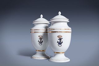 Pair of porcelain potiche, with coat of arms of the Royal Navy, 19th century