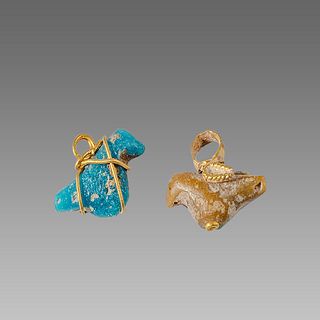 Lot of 2 Ancient Roman gold pendants with glass birds c.2nd century AD.
