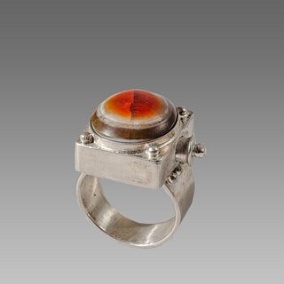 Silver ring with Agate Eye Bead. 