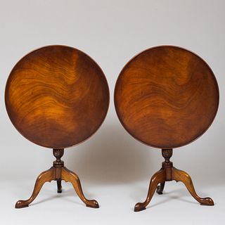 Pair of Federal Style Tilt-Top Tripod Tables, of Recent Manufacture