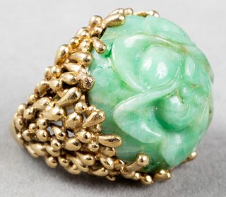 Vintage 18K Yellow Gold & Carved Jade Ring