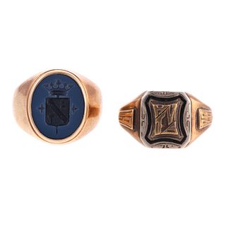 A 1926 Class Ring & Crest Ring in Gold