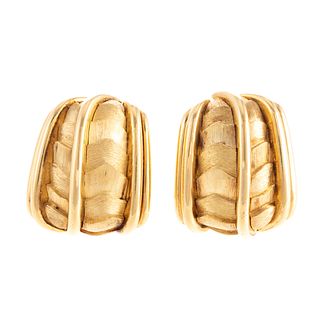 A Pair of 18K Textured & Smooth Polished Earrings