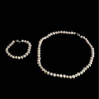 Vintage Pearl Necklace and Bracelet Suite