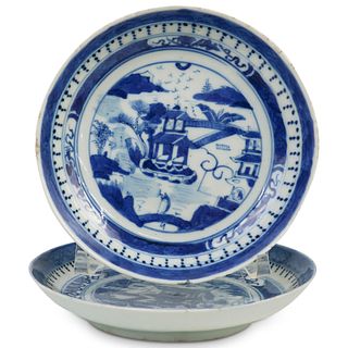 (2 Pc) Chinese Export Canton Porcelain Plates
