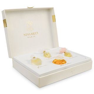 Nina Ricci Paris Perfume Miniature Set