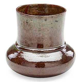 GEORGE OHR Vase, raspberry glaze