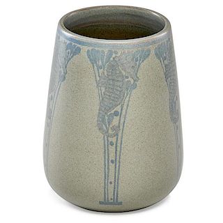 MARBLEHEAD Fine vase with seahorses