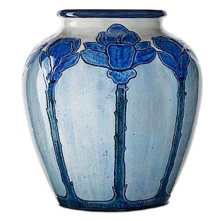 NEWCOMB COLLEGE Early vase w/ cactus blossoms