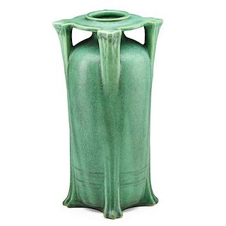 TECO Buttressed vase
