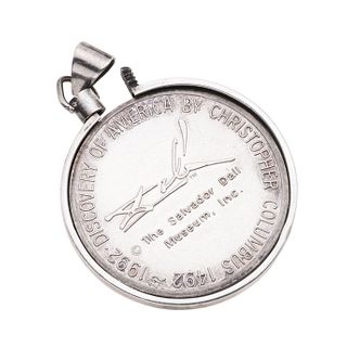 Medalla conmemorativa Salvador Dali Discovery of America Christopher Columbus en plata .900. Bisel diferente en plata .925. 36.1 g