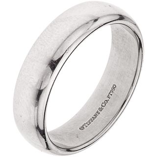 .950 PLATINUM RING, TIFFANY & CO. Weight: 13.6 g. Size: 9 ¾