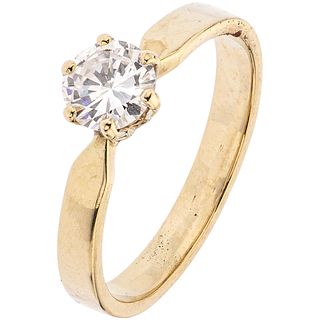 SOLITAIRE RING WITH DIAMOND AND 14K YELLOW GOLD  Brilliant cut diamond ~0.55 ct. Clarity: VS2. Color: J-K. Size: 5 ¾