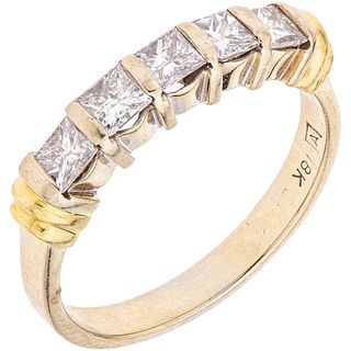 18K YELLOW GOLD RING WITH DIAMONDS 5 Princess cut diamonds ~0.80 ct. Weight: 4.8 g. Size: 8 ¼