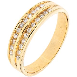14K YELLOW GOLD RING WITH DIAMONDS 22 Brilliant cut diamonds ~0.22 ct. Weight: 3.2 g. Size: 7 ¾