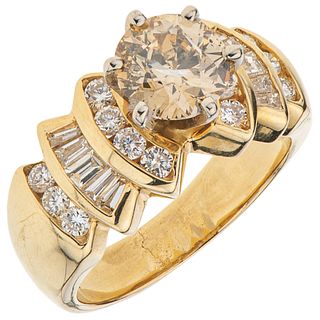 RING WITH DIAMONDS IN 14K YELLOW GOLD 1 Antique cut diamonds ~1.30 ct Clarity: I1, 24 Diamonds (Different cuts) ~0.75ct