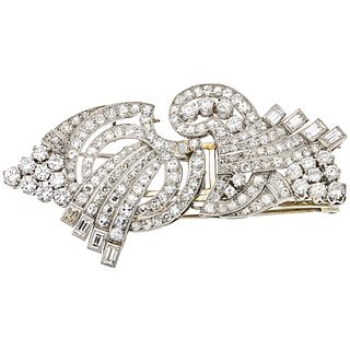 PENDANT / BROOCH WITH DIAMONDS IN PLATINUM 169 8x8 and brilliant cut diamonds ~8.0 ct, 8 Baguette cut diamonds ~1.40 ct