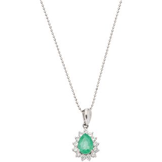 CHOKER AND PENDANT WITH EMERALD AND DIAMONDS IN PLATINUM 1 Pear cut emerald ~0.80 ct, 13 Brilliant cut diamonds