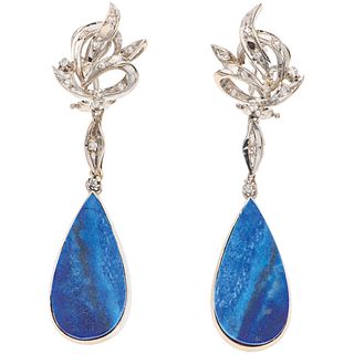 PAIR OF EARRINGS WITH LAPISLAZULI AND DIAMONDS IN PALLADIUM SILVER French back. Weight: 8.8 g. Size: 0.5 x 2.1" (1.3 x 5.4 cm)