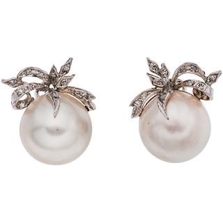 PAIR OF EARRINGS WITH HALF PEARLS AND DIAMONDS IN PALLADIUM SILVER 2 Half white pearls, 22 8x8 cut diamonds ~0.20 ct