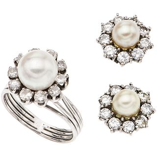 RING AND PAIR OF STUD EARRINGS WITH CULTIVATED PEARLS AND DIAMONDS IN PALLADIUM SILVER 3 Pearls, 30 Diamonds (different cuts)