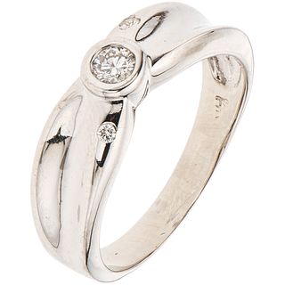 RING WITH DIAMONDS IN 14K WHITE GOLD 1 Brilliant cut diamonds ~0.13 ct, 2 Diamonds (different cuts) 0.02 ct. Size: 7¾