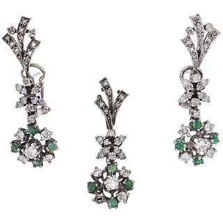 SET OF PENDANT AND PAIR OF EARRINGS WITH EMERALDS AND DIAMONDS IN PALLADIUM SILVER 12 Emeralds ~0.60 ct, 74 Diamonds ~1.50 ct