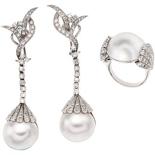 SET OF RING AND PAIR OF EARRINGS WITH HALF PEARLS AND DIAMONDS IN 14K WHITE GOLD 3 Half white pearls, 153 Diamonds