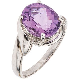 RING WITH AMETHYST AND DIAMONDS IN 14K WHITE GOLD 1 Oval cut amethyst ~3.70 ct, 4 Brilliant cut diamonds, Size: 7 ¼